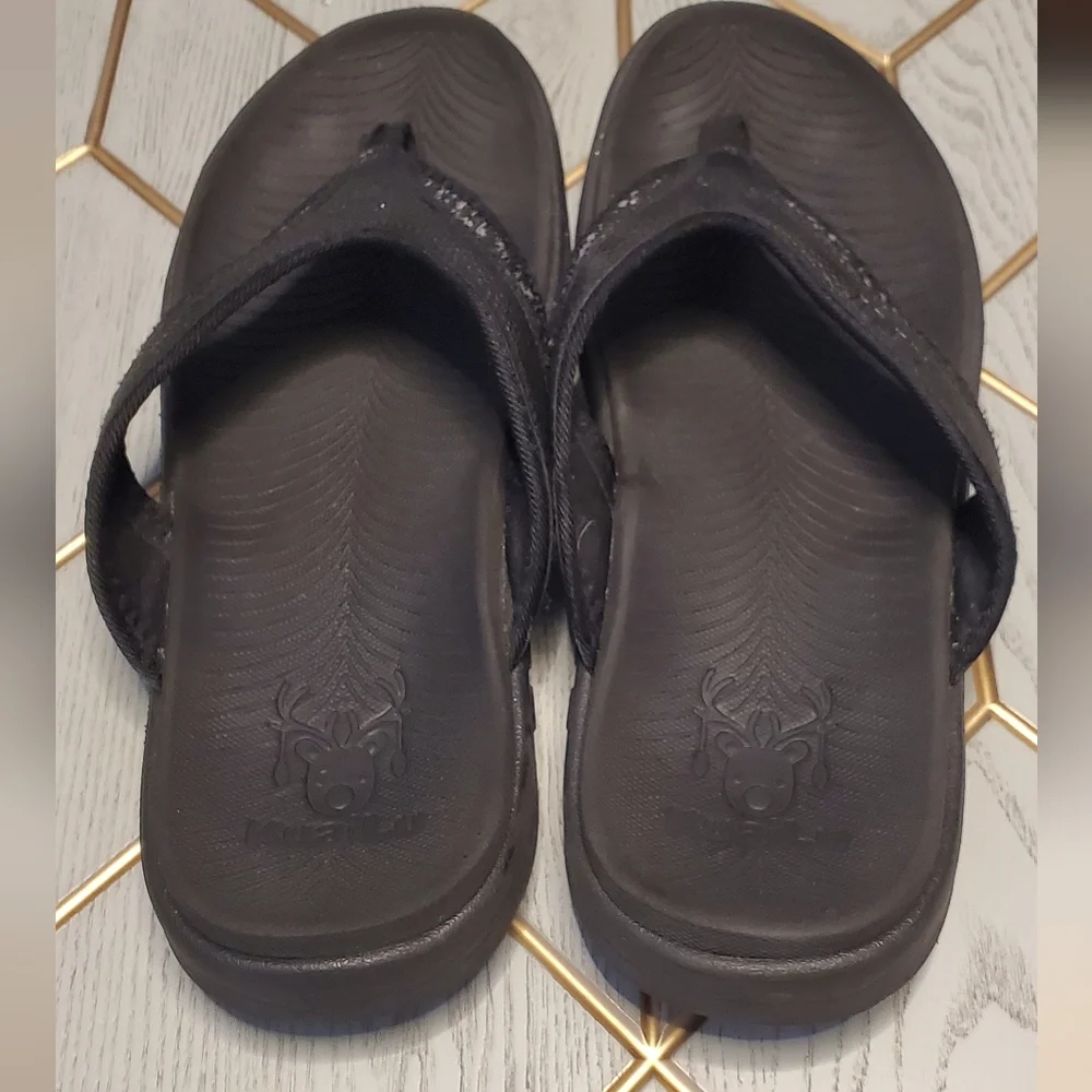 Kuailu Men's Black Flip Flop Sandals. Size 14.